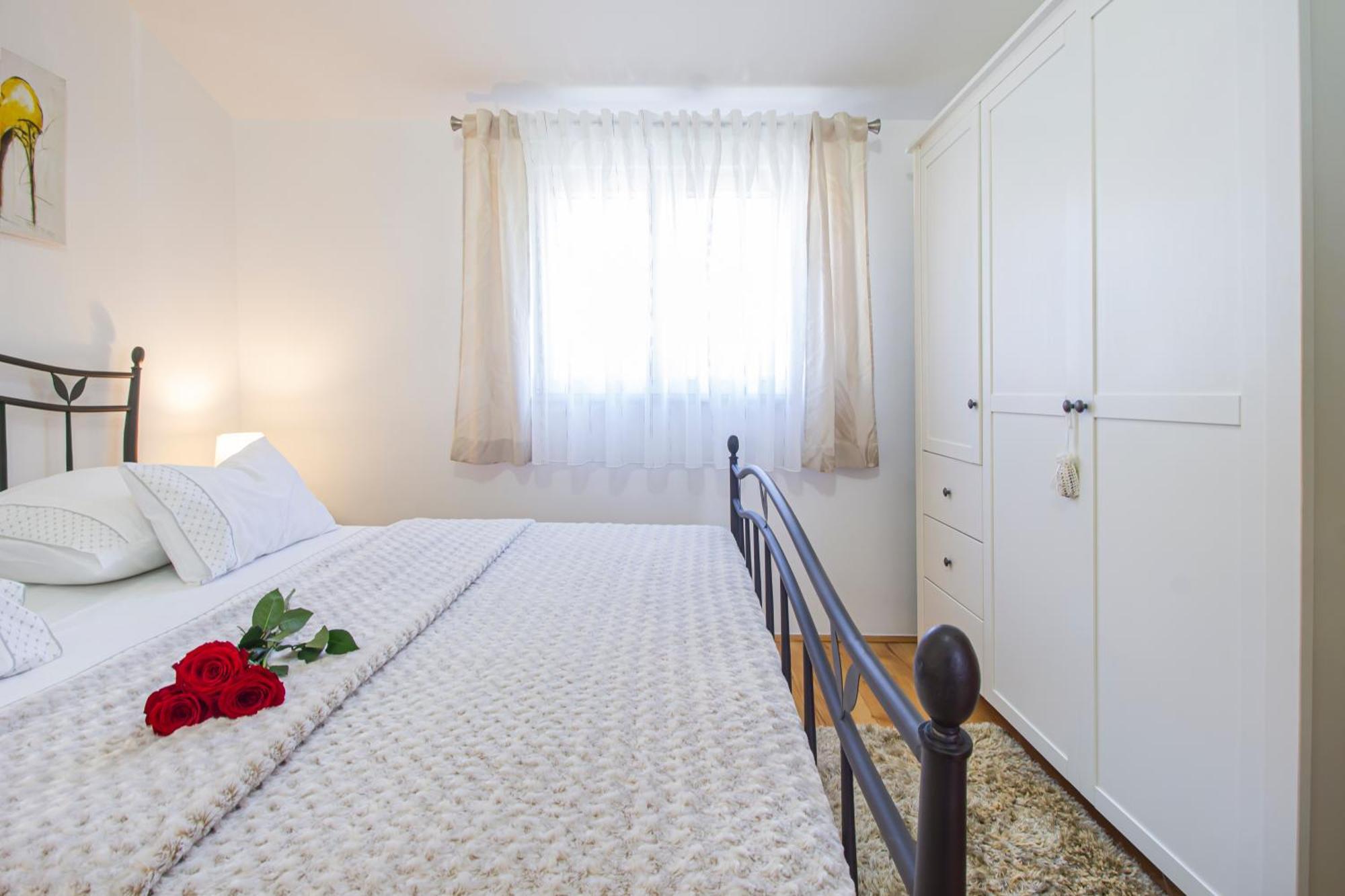 Apartment Anita With Amazing Sea View Makarska Exterior foto